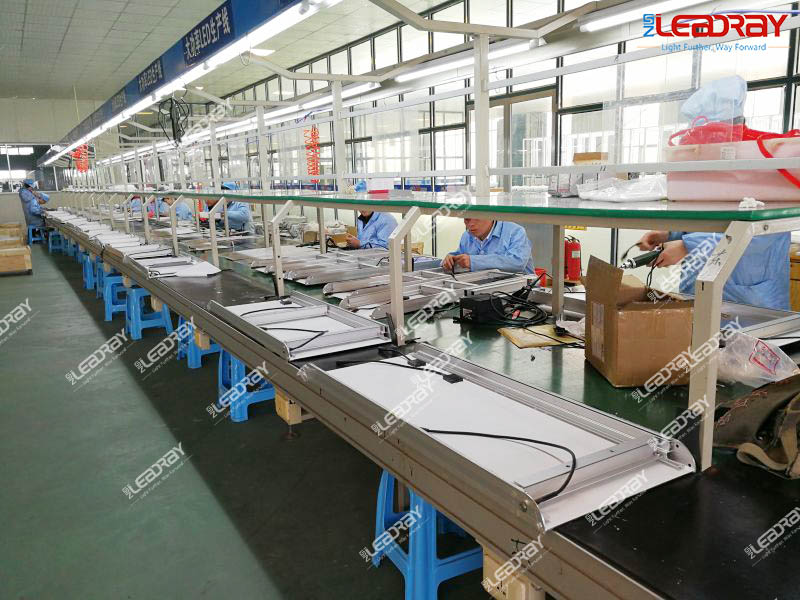 Usine de lampadaires solaires, base de production de lampadaires