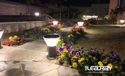 Lampe solaire d'extérieur étanche à LED 4,5 W pour pelouse, villa moderne, jardin, borne lumineuse, éclairage de jardin étanche