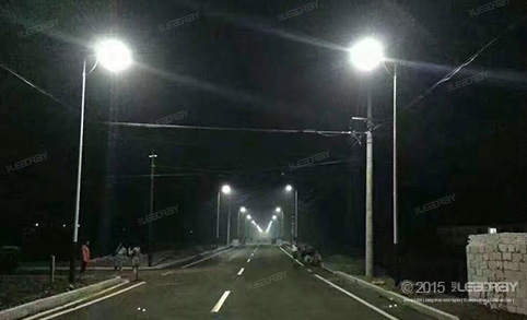Lampadaires solaires intelligents sans fil 60 watts pour routes rurales