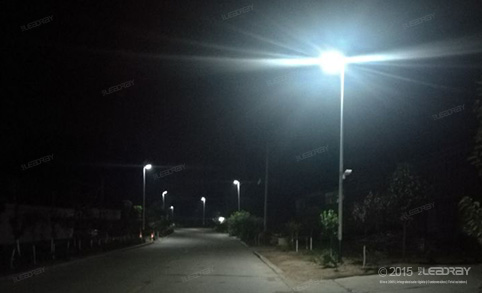 Projet de lampadaires solaires tout-en-un sur l'autoroute du village du Hubei