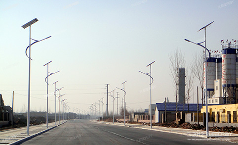 Projets d'installation de lampadaires solaires semi-intégrés de 40 W à Tiebei West Street