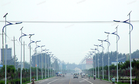Projet d'installation de lampadaires solaires séparés de 50 W sur la route de Yihai