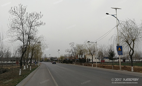 Projet d'installation de lampadaires solaires séparés de 30 W sur la route de Dayu Nord
