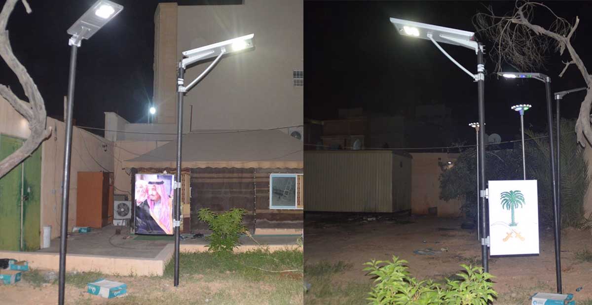 Solar advertising lighting