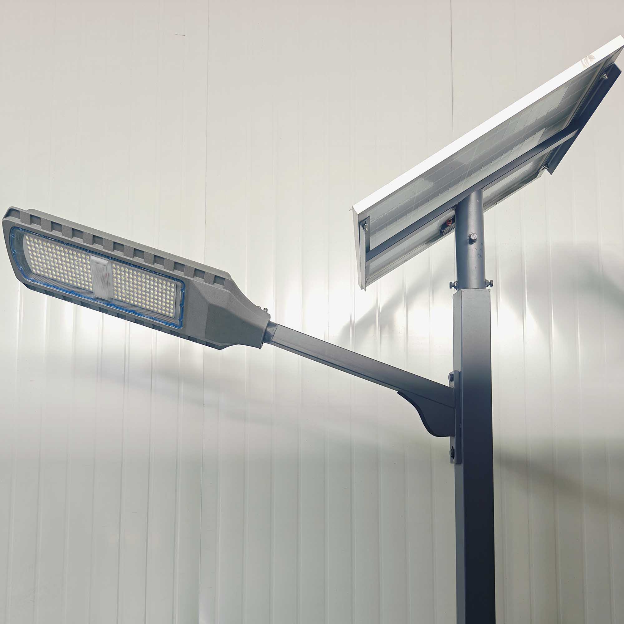 Split street lamp